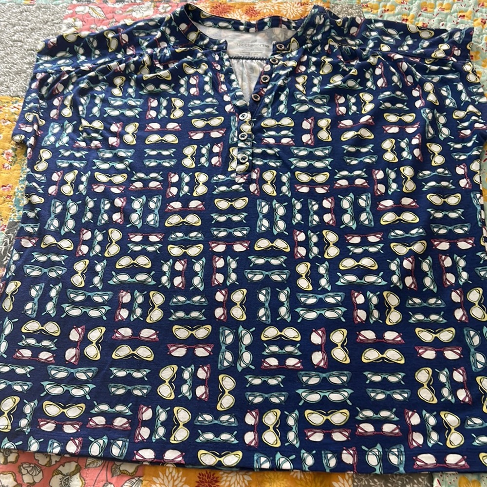Liz Claiborne Sleeveless Women’s Pullover Top XL GUC Sunglasses 🕶️ for Summer☀️